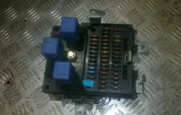 Nissan Maxima Fuse box set