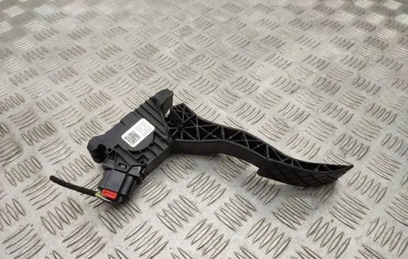 Skoda Octavia Mk4 Accelerator throttle pedal 5Q1723503K