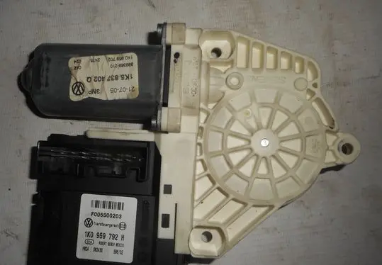Volkswagen Jetta V Front door electric window regulator 1K5837402Q 1K0959792H