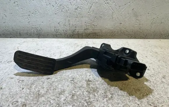 Volvo XC60 Accelerator throttle pedal 31329060 C95YE02 6PV01083403