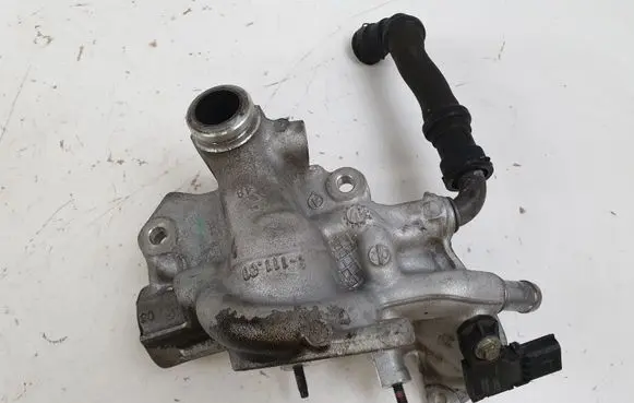 Mercedes-Benz A W176 EGR valve 147173974R 223653584R A2C81975000