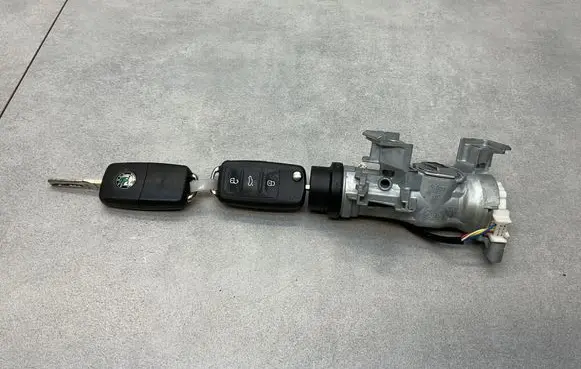 Skoda Yeti (5L) Ignition lock 1K0905851 5K0905865