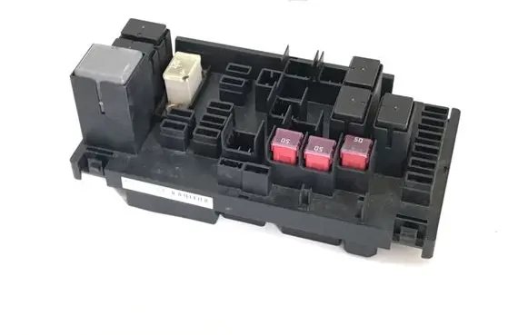 Subaru Outback Fuse module 82241AG000 MB100200B 82241AG00024