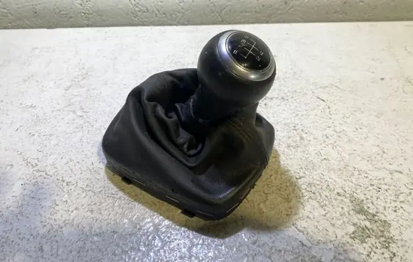 Audi A1 Gear lever shifter trim leather/knob