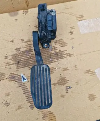 Volvo S70 V70 V70 XC Accelerator throttle pedal 00776921 9209745