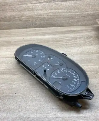Renault Scenic I Speedometer (instrument cluster) 7700427896A