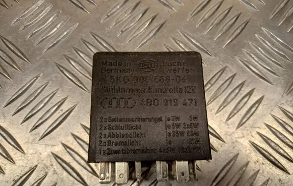 Audi A4 S4 B5 8D Light relay 4B0919471 387