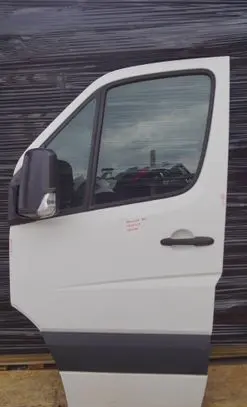 Mercedes-Benz Sprinter W906 Front door 