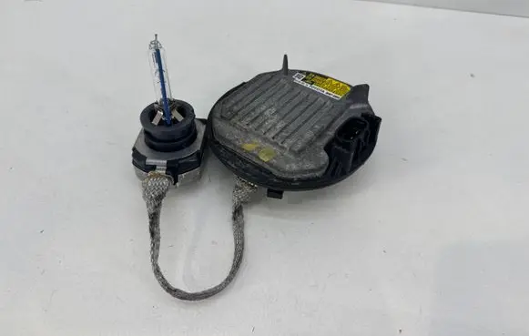Toyota Auris E180 Headlight ballast module Xenon 8596702010