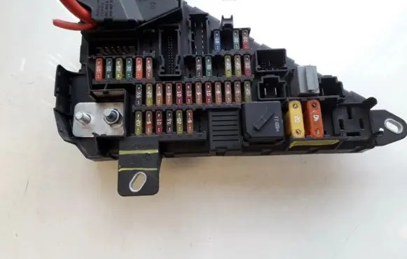BMW 5 E60 E61 Fuse box set 690658805 6906588-05