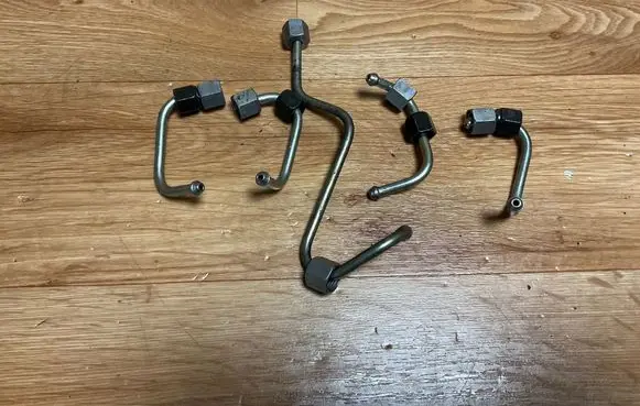 Ford Mondeo MK IV Fuel injector supply line/pipe 