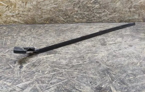 Mercedes-Benz S W140 Front door glass trim molding 