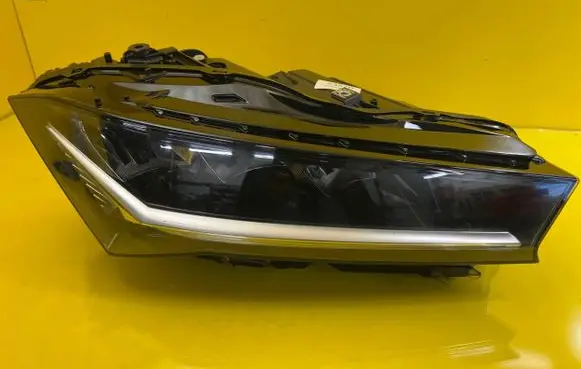 Skoda Superb B9 Headlight/headlamp 3P1941016