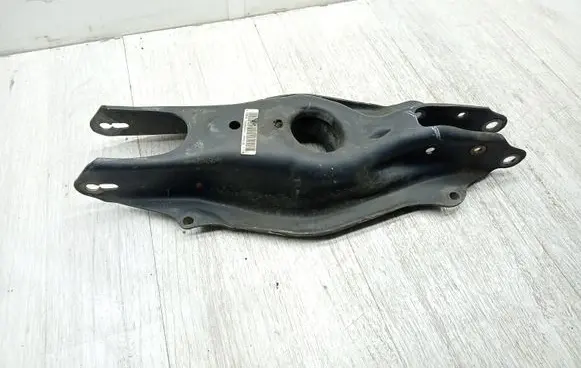 Mercedes-Benz C W205 Rear upper control arm/wishbone 2053500341 1981538 210514
