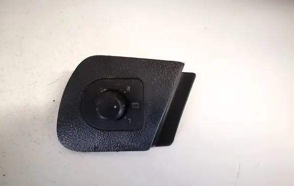 Wing mirror switch