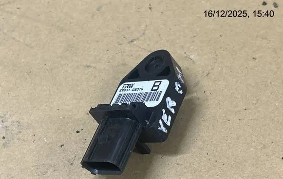 Toyota Corolla Verso E121 Airbag deployment crash/impact sensor 8983105010