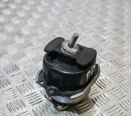BMW X5M F85 Engine mount bracket 6793642