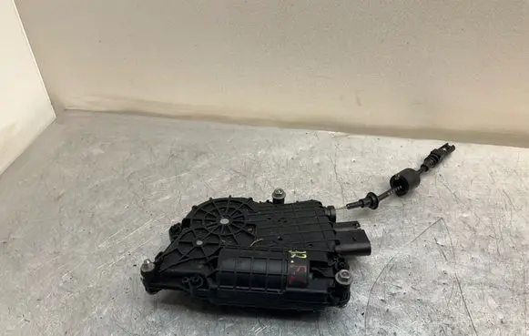 BMW 5 F10 F11 Front door soft close latching motor 4151309800
