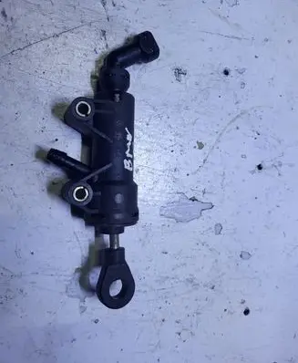 BMW 5 E39 Clutch slave cylinder 165010
