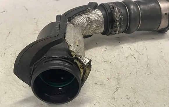 Renault Kangoo I Air intake hose/pipe 061953