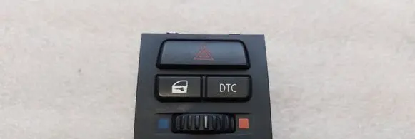 BMW 3 E90 E91 Hazard light switch 6945652