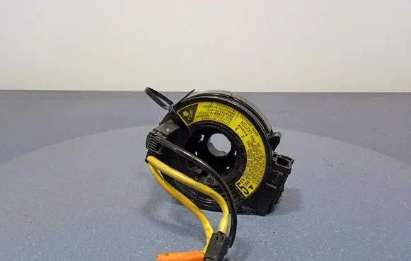Toyota Corolla E120 E130 Airbag slip ring squib (SRS ring) 6401037043