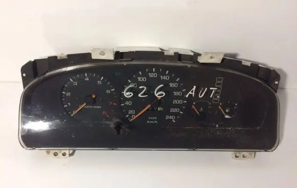 Mazda 626 Speedometer (instrument cluster) GA5TC