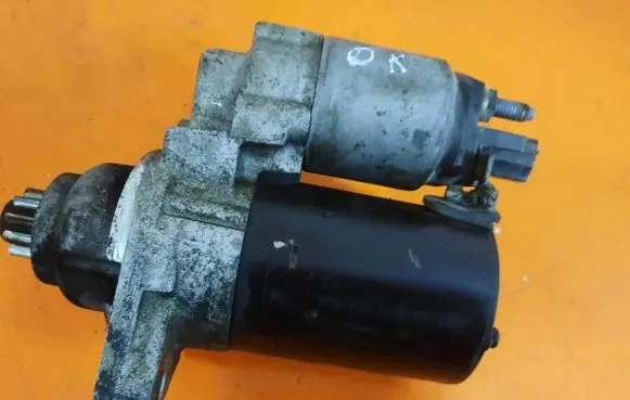 Skoda Fabia Mk1 (6Y) Starter motor 001120400