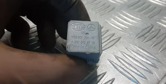 Mercedes-Benz E W212 Other relay A0025428719