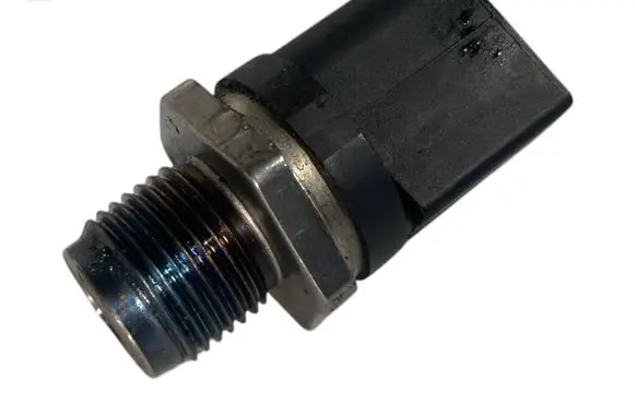 BMW 5 E60 E61 Fuel pressure sensor 0281002988