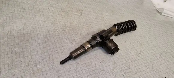 Skoda Octavia Mk2 (1Z) Fuel injector 03G130073G 0414720404