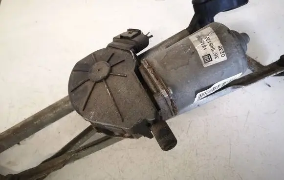 Opel Corsa D Wiper motor 13182340