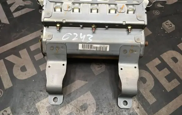 Mitsubishi Pajero Passenger airbag MR402459