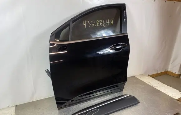KIA Sportage Front door 