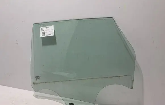 Renault Captur II Rear door window glass 823011908R