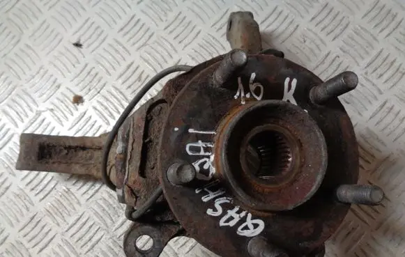 Nissan Qashqai+2 Front wheel hub 40013JD040