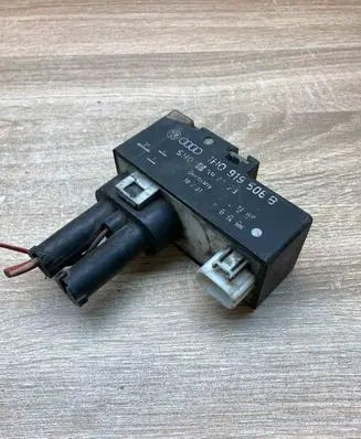 Volkswagen Golf III Coolant fan relay 1H0919506B