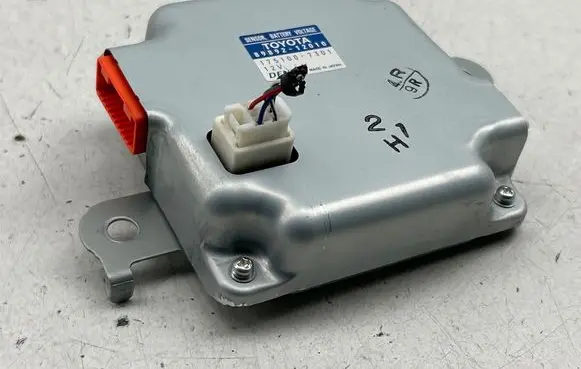 Toyota Auris E180 BSM Control unit 8989212010 1751007301