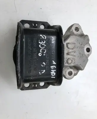 Peugeot 3008 I Engine mount bracket 1496820267807 9636270080