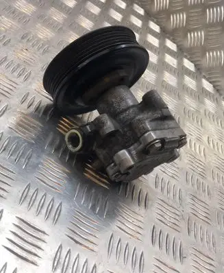 Volkswagen Golf IV Power steering pump