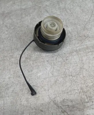 Toyota Avensis Verso Fuel tank filler cap 