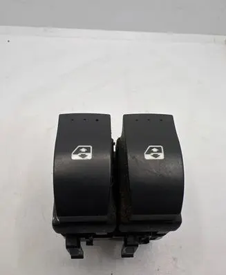 Renault Megane II Electric window control switch 108268A