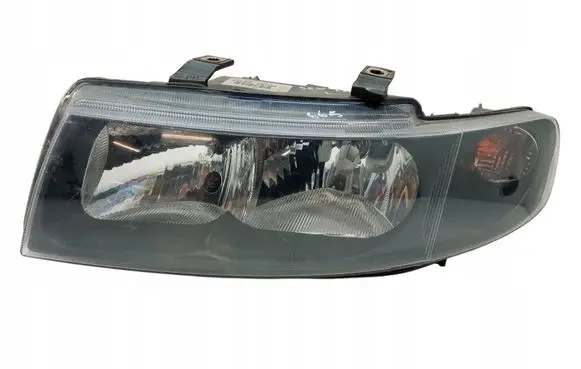 Seat Toledo II (1M) Headlight/headlamp 67742739