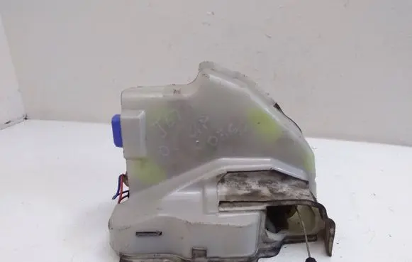 Volkswagen Jetta V Front door lock