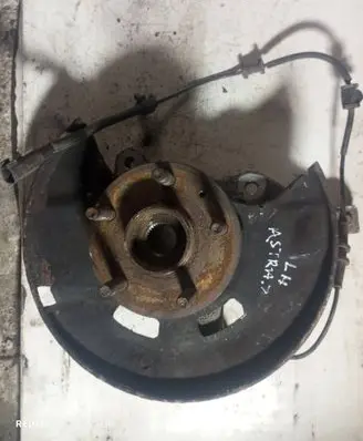 Opel Astra J Front wheel hub spindle knuckle