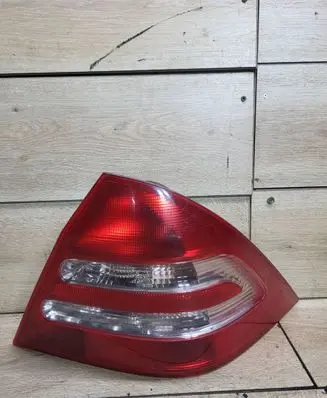 Mercedes-Benz C W203 Rear/tail lights 2038200264 3311674002