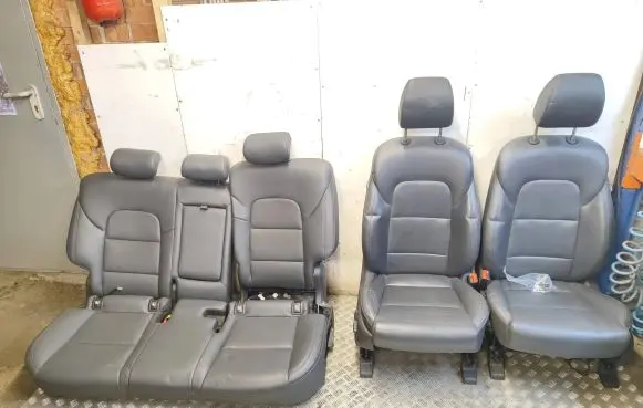 Seat set