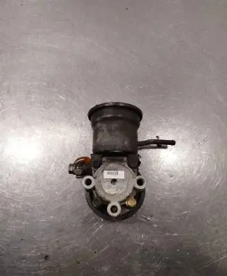Toyota Avensis Verso Power steering pump