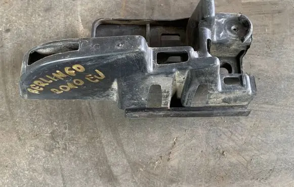 Citroen Berlingo Rear bumper mounting bracket