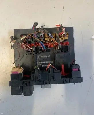Volkswagen PASSAT B7 Comfort/convenience module 3C0937049D F005V00525 H37S1002